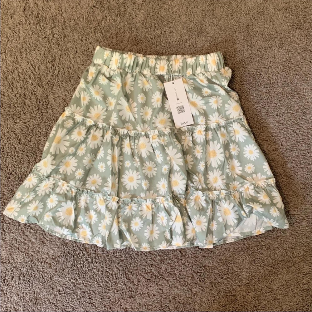 Romwe Daisy Skirt